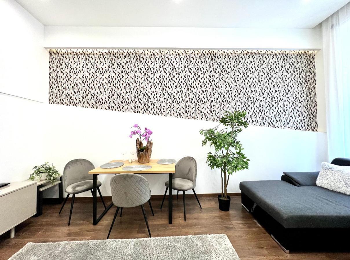 Wonderful Design Apartment In The City Centre Budapest Luaran gambar